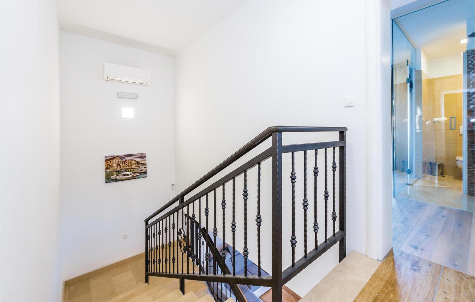 Beautiful Home In Sibenik With Kitchen ภายนอก รูปภาพ