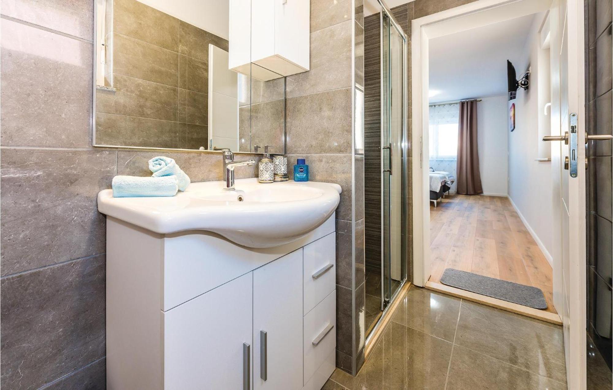 Beautiful Home In Sibenik With Kitchen ภายนอก รูปภาพ