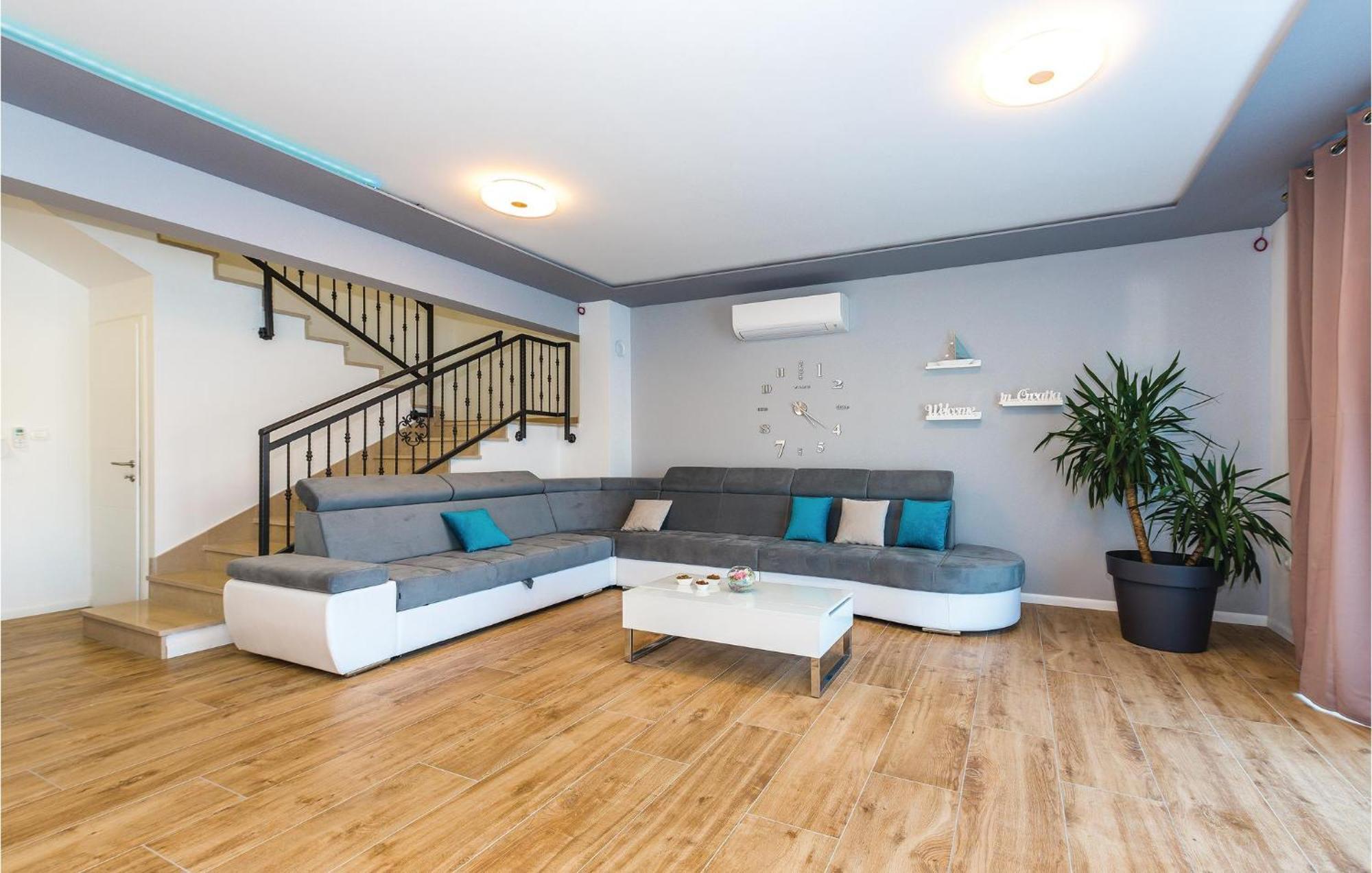 Beautiful Home In Sibenik With Kitchen ภายนอก รูปภาพ